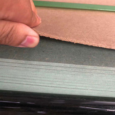 Tavola Mdf resistente all'acqua 3 mm con dimensioni personalizzate e superficie con carta di melamina
