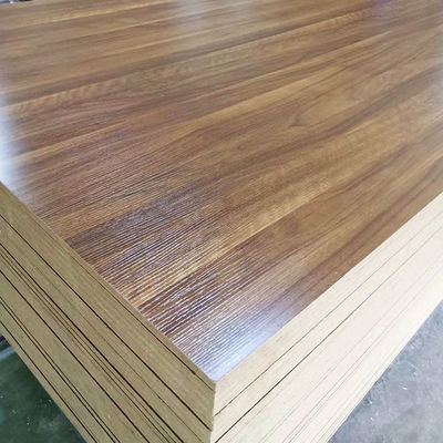 Large Size 18 X 24 18 mm Raw Mdf Board In Malaysia Norme di emissione di formaldeide E0